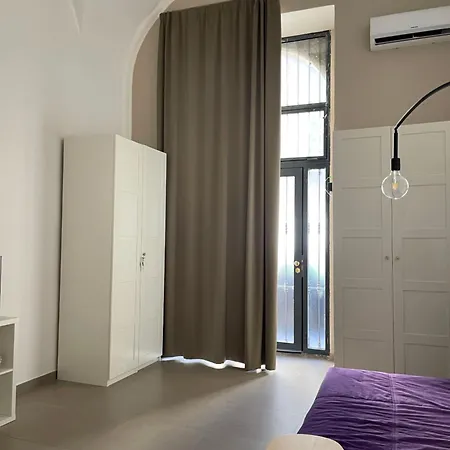Carmelitani Center Apartment